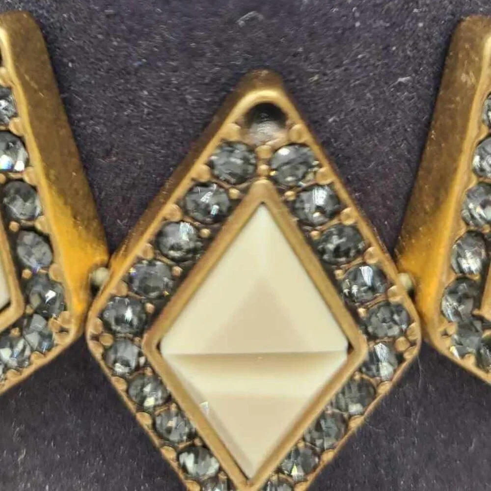 J Crew Off White Resin Black Crystal Diamond Stretch Bracelet